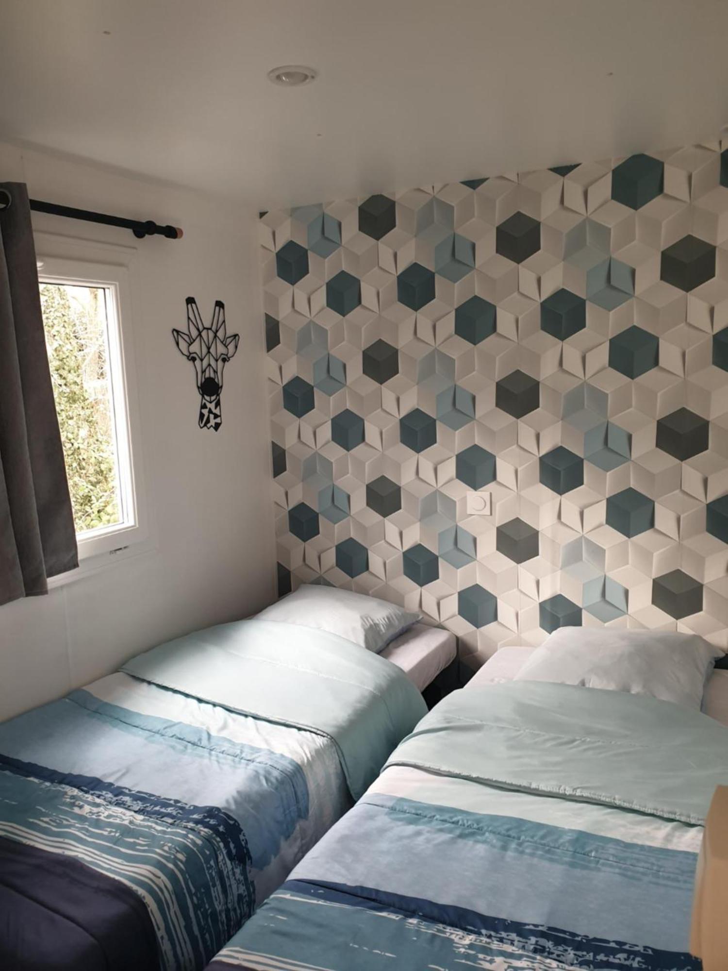 Camping Domaine Des Iscles Ла Рок д'Онтерон Екстериор снимка