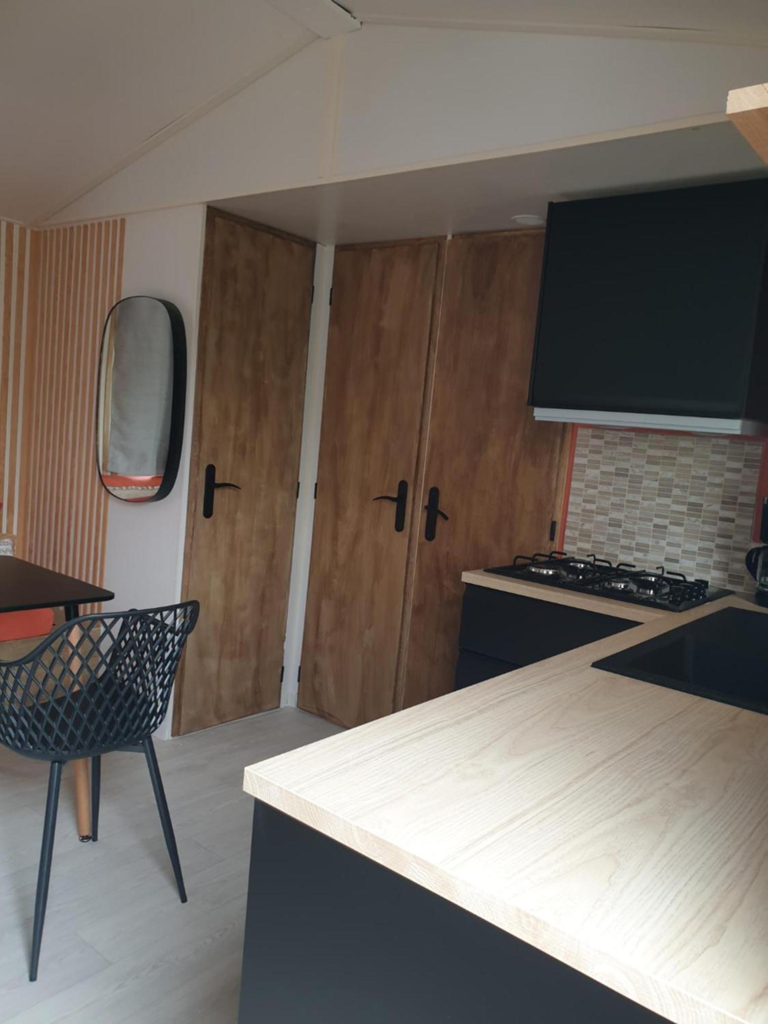 Camping Domaine Des Iscles Ла Рок д'Онтерон Екстериор снимка